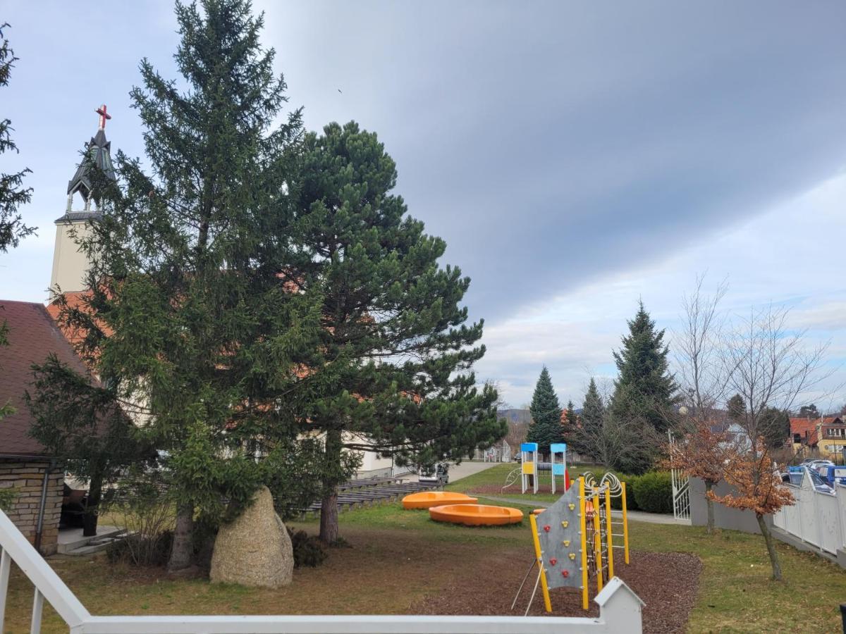 Apartament Nina Jelenia Góra Extérieur photo